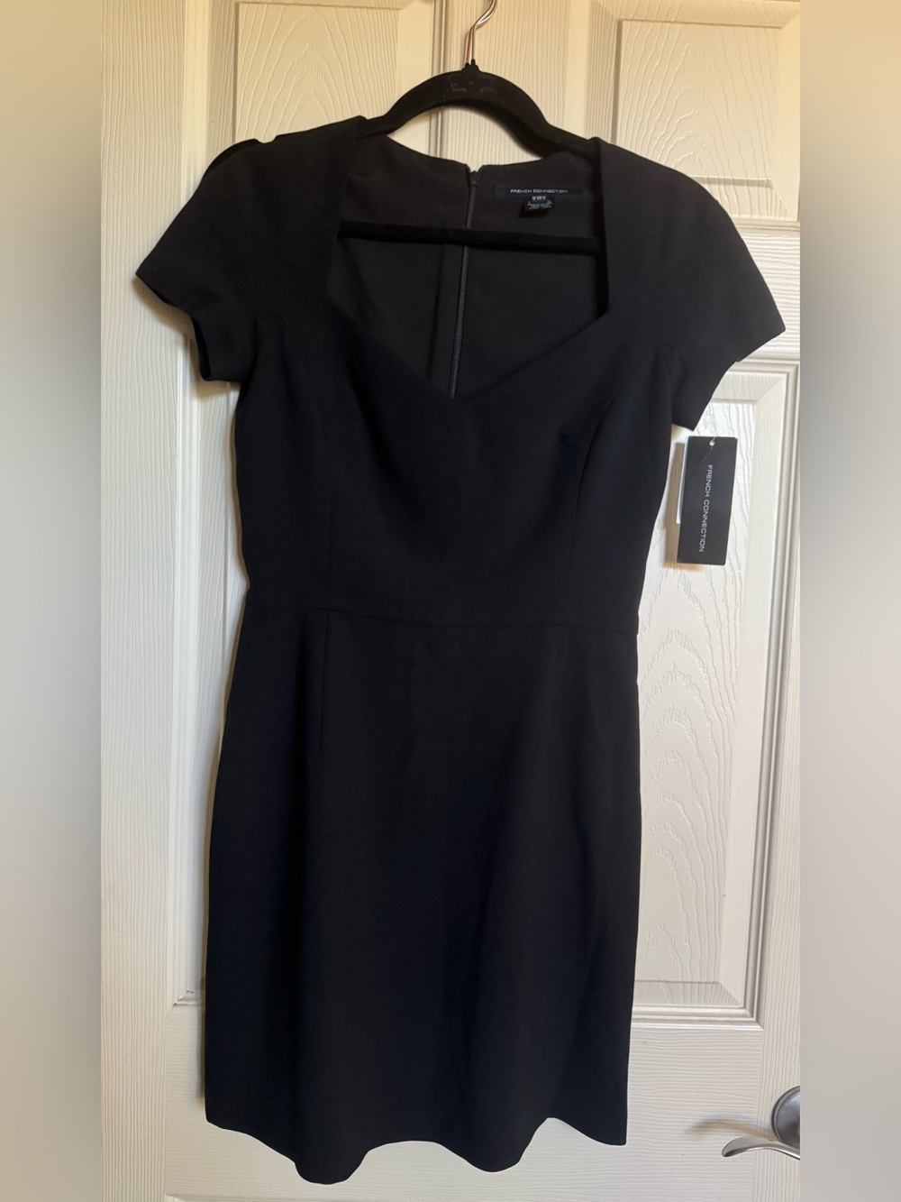 NWT French Connection Black V-Neck Short Sleeve Mini Dress, Size 4
